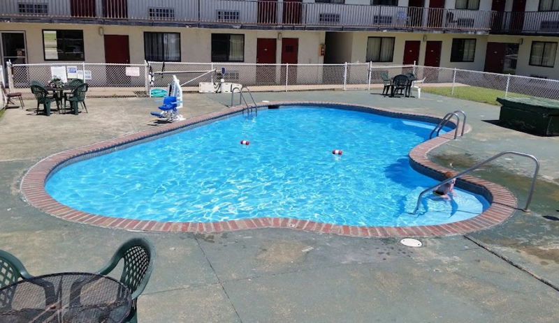 Colonial Inn (Crescent Motel) - From Web Listing (newer photo)